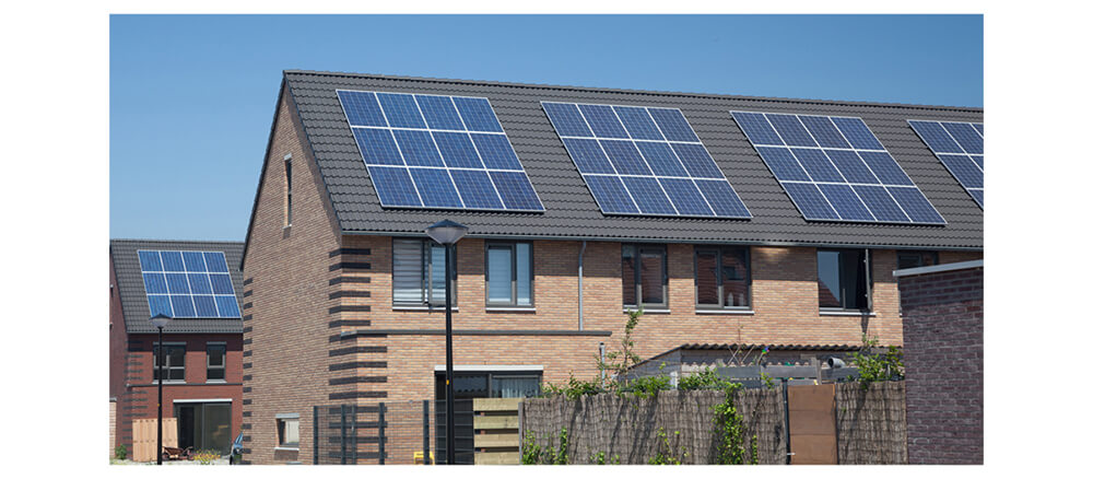 can you sell excess energy from solar panels uk