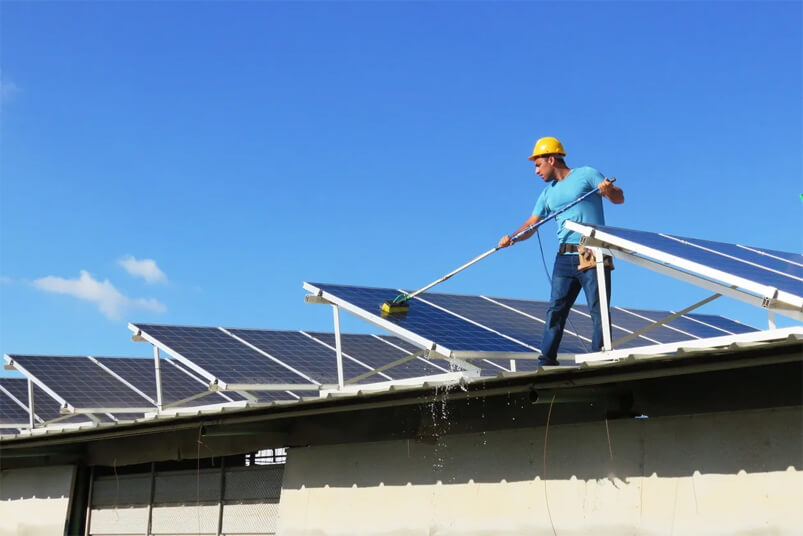 How to Clean Solar Panels in Australia