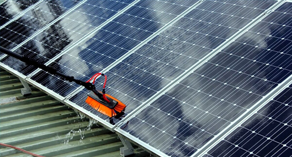 How Do You Clean Solar Panels?